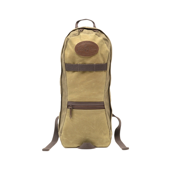 A short-day backpack with zipper pockets and shoulder straps, suitable for hiking.