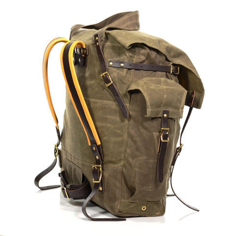The premium padded buckskin shoulder straps provide a comfortable carry even with heavy loads.